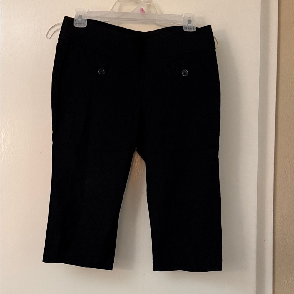 Soho Apparel Black capri